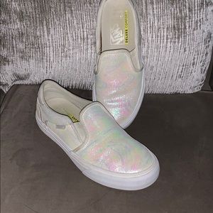 Women’s deluxe comfort vans